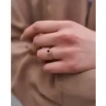 Pierścionek z rubinem i diamentami